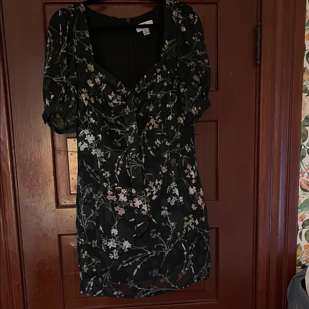 Wicked cute/pretty Black and Floral vintage inspired shirt dress.